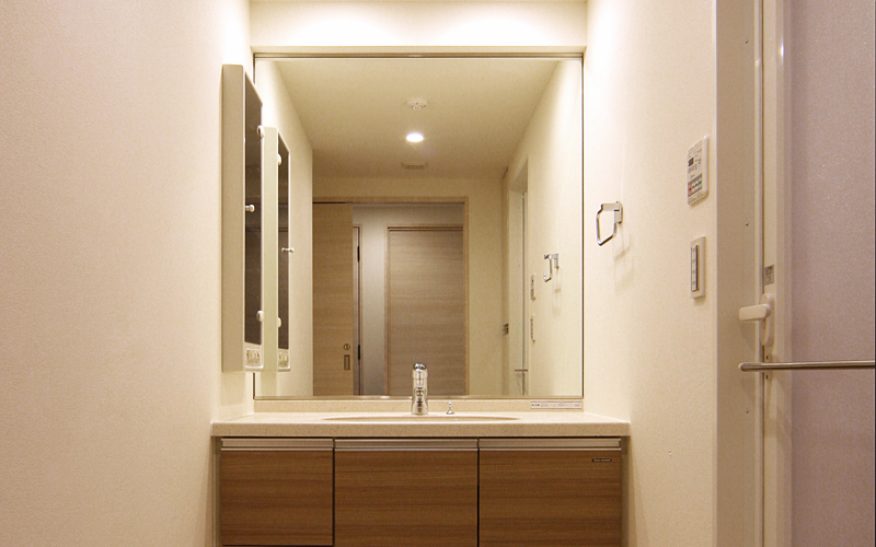 POWDER ROOM